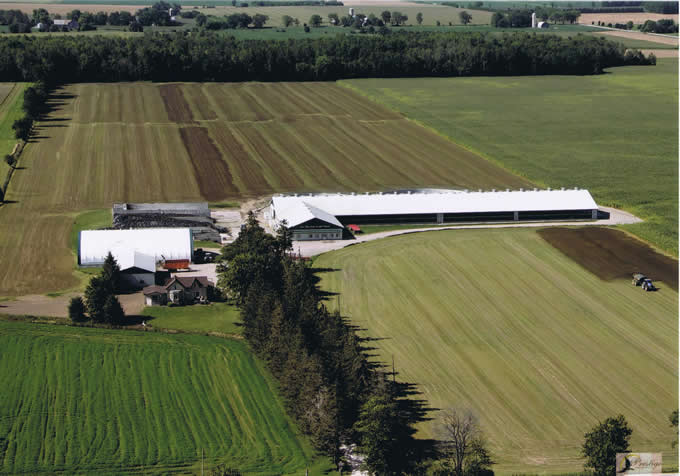 De farm van de fam. Van der Eijk in 2009.